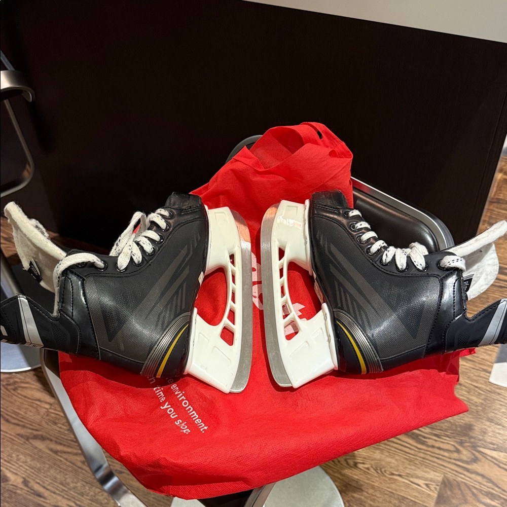 Bauer Junior supreme light speed pro skates